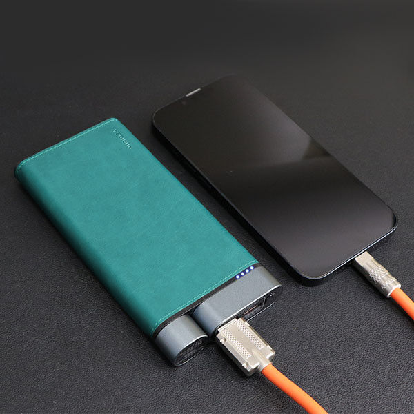 मेटल शेल और 3 पोर्ट के साथ कुशल 10000mAh पावर बैंक - किसी भी यूएसबी-सी डिवाइस को चार्ज करें!